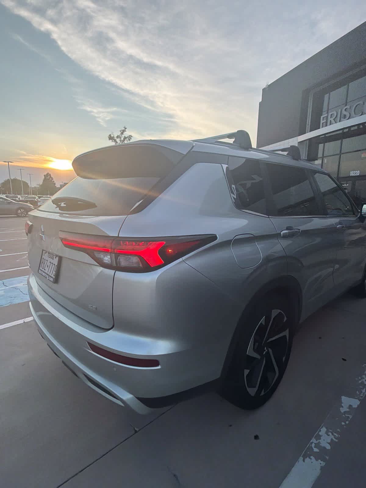 Used 2022 Mitsubishi Outlander SE FWD image 4