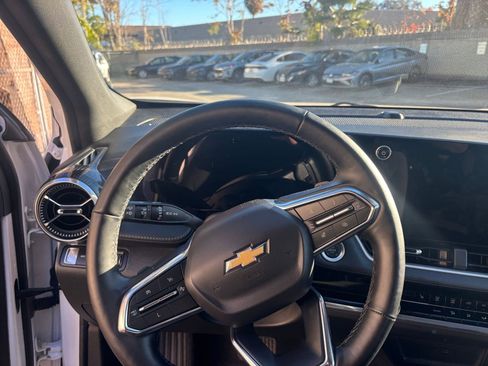 Used 2025 Chevrolet Equinox LT image 34