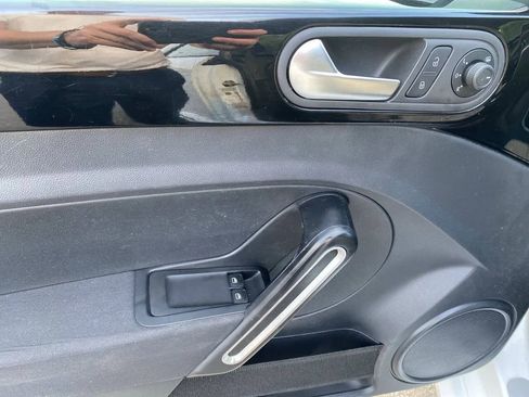 Used 2018 Volkswagen Beetle 2.0T Coast image 9