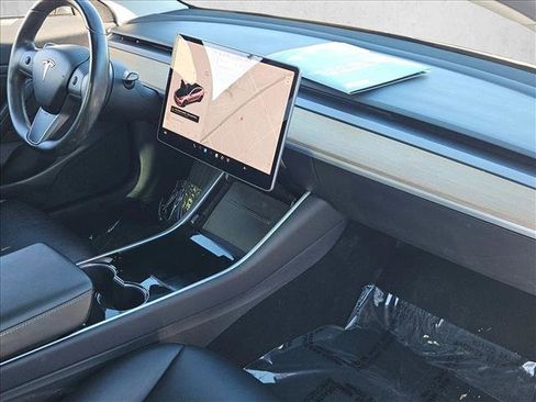 Used 2019 Tesla Model 3 Standard Range image 23