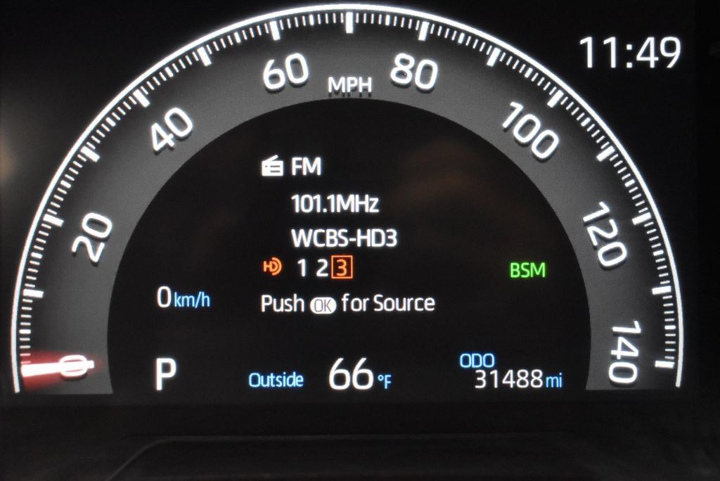 Used 2025 Toyota RAV4 XLE AWD/4WD image 21