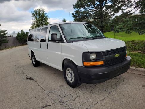 Used 2017 Chevrolet Express 2500 LS RWD image 8