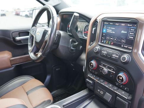 Used 2020 Chevrolet Silverado 1500 High Country w/ Technology Package AWD/4WD image 28