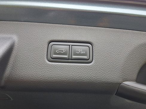 Used 2025 Kia Carnival SX Prestige image 33