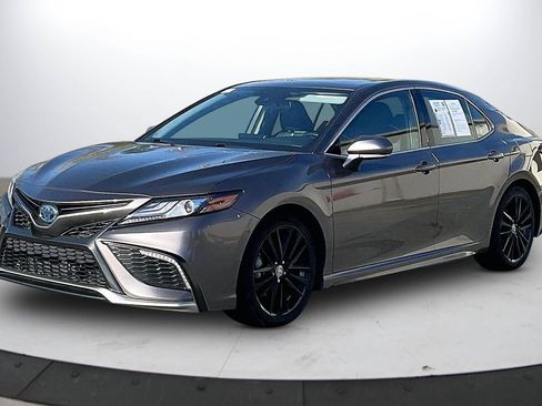 Used 2023 Toyota Camry XSE w/ Cold Weather Package image 4
