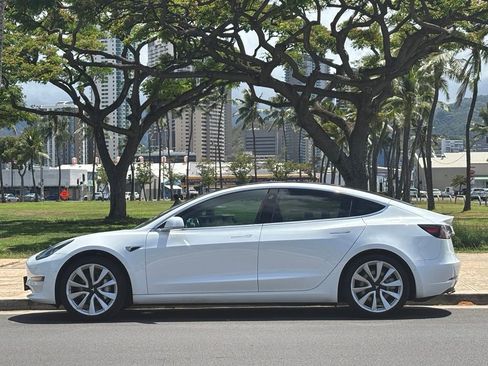 Used 2018 Tesla Model 3 Long Range RWD image 2