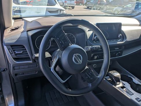 Used 2021 Nissan Rogue S image 11