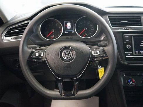 Used 2018 Volkswagen Tiguan S image 25