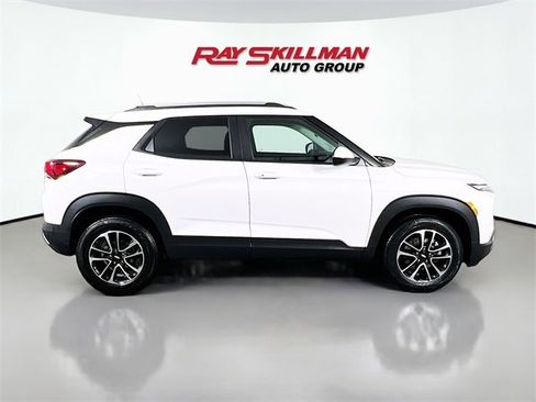 Used 2025 Chevrolet TrailBlazer LT image 8