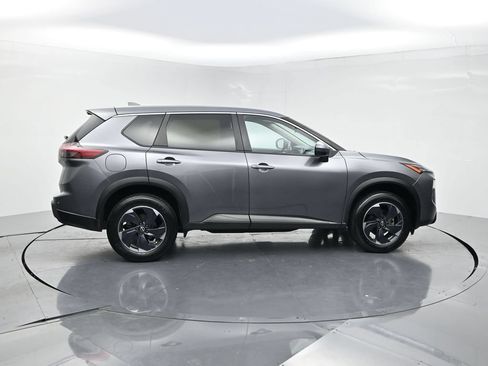 Used 2024 Nissan Rogue SV AWD/4WD image 4
