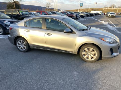 Used 2013 MAZDA MAZDA3 i Sport image 8