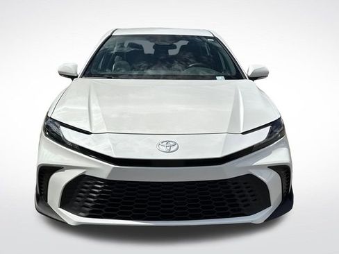 Used 2025 Toyota Camry SE FWD image 10