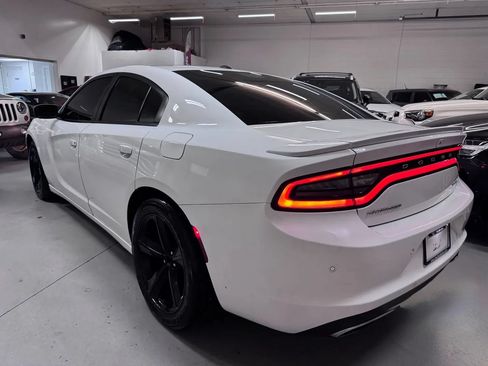 Used 2017 Dodge Charger SXT w/ Rallye Appearance Group RWD image 5