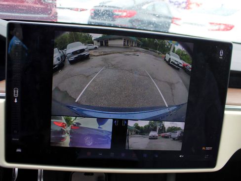 Used 2021 Tesla Model S Plaid image 19