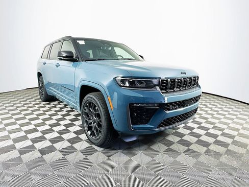 New 2026 Jeep Grand Cherokee L Summit w/ Obsidian Package AWD/4WD image 2