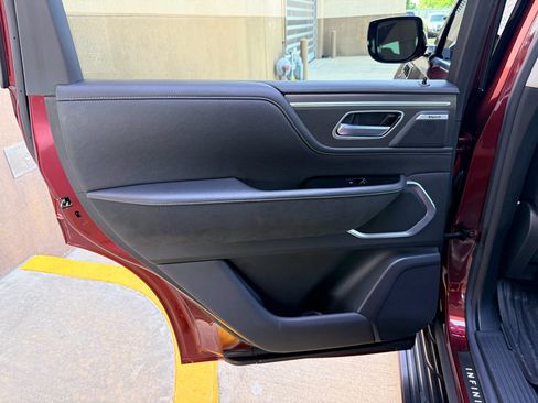 Used 2025 INFINITI QX80 Luxe RWD image 27