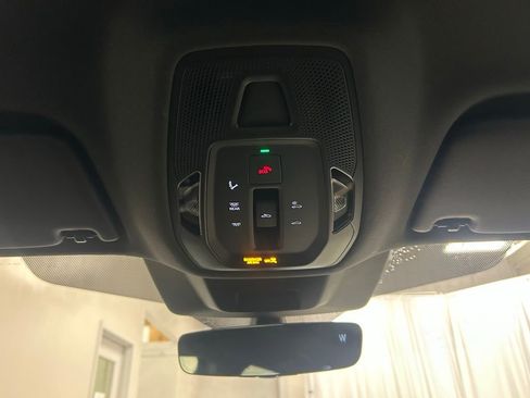 Used 2025 Audi Q5 Premium w/ Convenience Package image 17