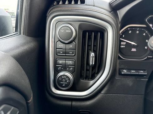 Used 2021 GMC Sierra 1500 AT4 w/ Technology Package AWD/4WD image 11
