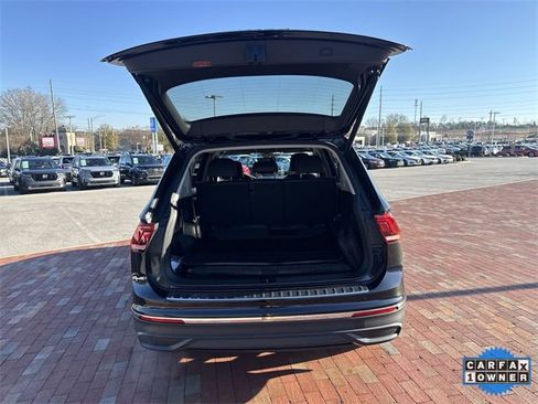 Used 2024 Volkswagen Tiguan SE image 29