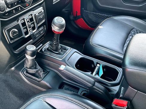 Used 2021 Jeep Wrangler Unlimited Sport image 14