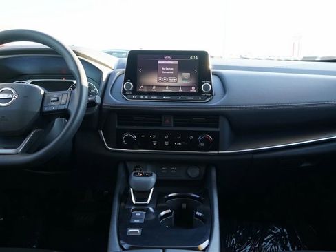 Used 2025 Nissan Rogue S image 25