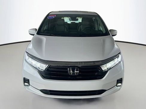Certified 2024 Honda Odyssey Touring image 3