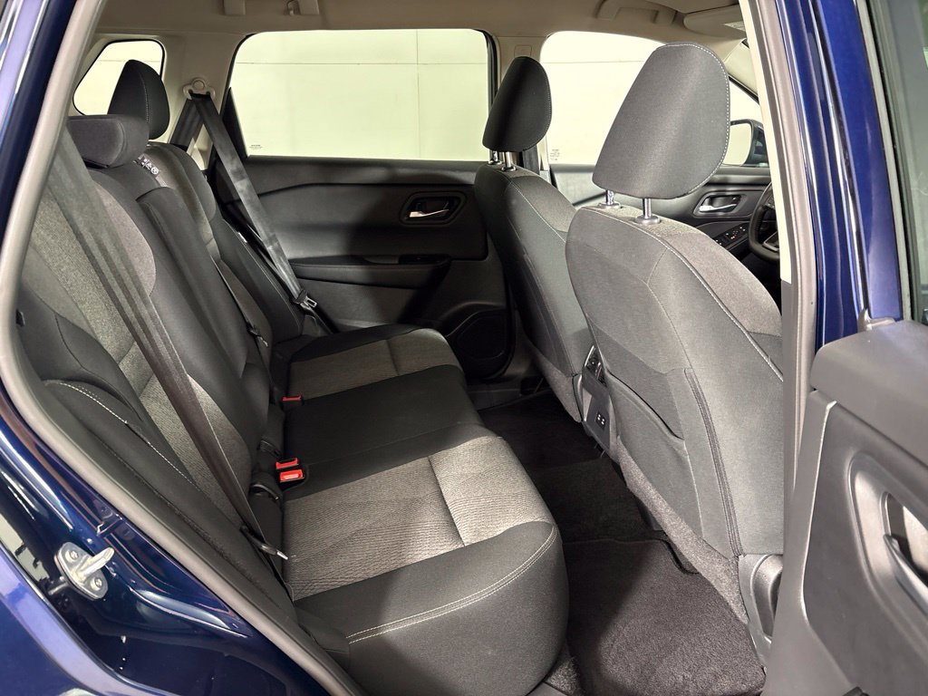 Used 2025 Nissan Rogue SV FWD image 24