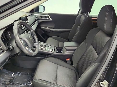 Used 2022 Mitsubishi Outlander ES image 19