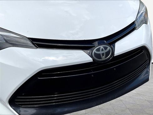 Used 2017 Toyota Corolla LE FWD image 32