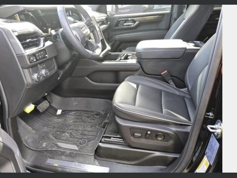 Used 2026 GMC Yukon Elevation RWD image 3