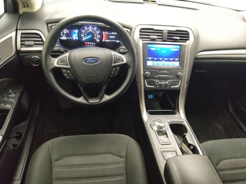 Used 2020 Ford Fusion SE FWD image 22