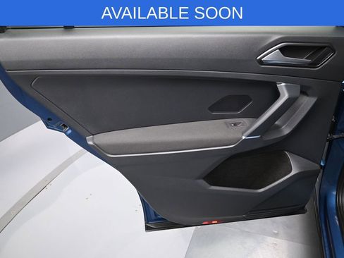 Used 2018 Volkswagen Tiguan S image 29