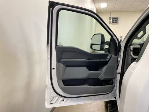 New 2026 Ford F450 XL w/ XL Chrome Package image 9