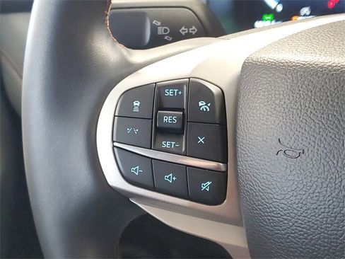 Used 2025 Ford Explorer Active image 16