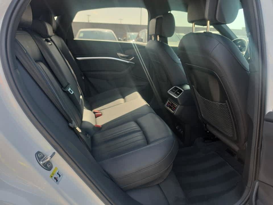 Used 2024 Audi Q8 e-tron Premium Plus w/ Premium Plus Package AWD/4WD image 12