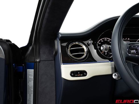 Used 2022 Bentley Continental GT AWD/4WD image 25