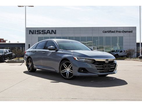 Used 2022 Honda Accord Touring image 1