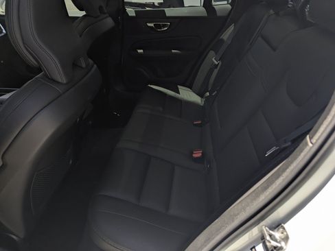 Used 2020 Volvo V60 T5 Cross Country AWD/4WD image 8
