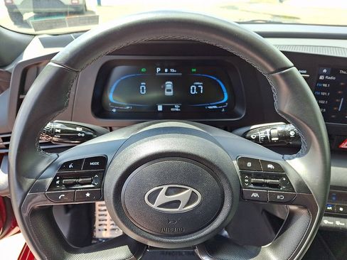 Certified 2025 Hyundai Elantra Sport FWD image 19