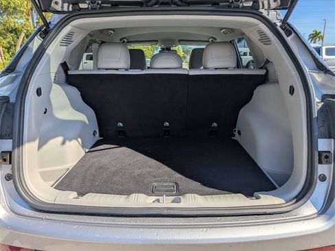 Used 2022 Jeep Compass Latitude image 15