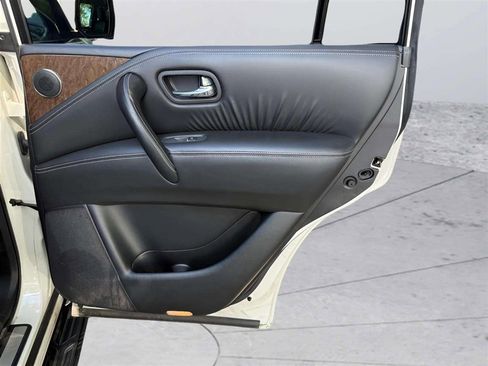 Used 2017 INFINITI QX80 2WD image 19
