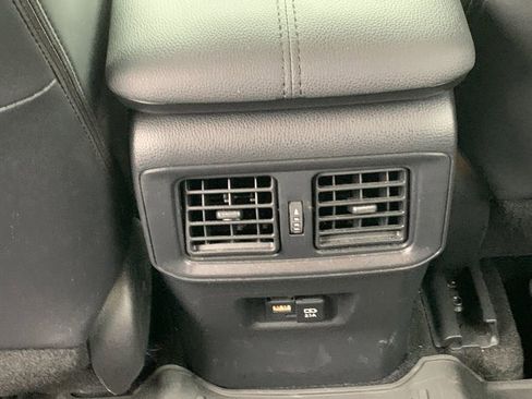 Used 2021 Toyota RAV4 XLE Premium image 14