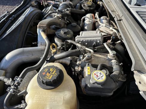 Used 2009 Ford F550 2WD Regular Cab Super Duty image 31