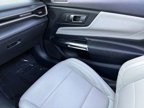 Used 2024 Ford Mustang Premium image 30