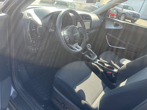 Used 2025 Kia Soul S FWD image 6