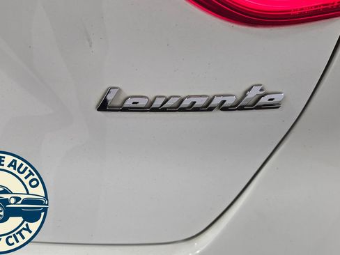Used 2019 Maserati Levante GranLusso AWD/4WD image 37