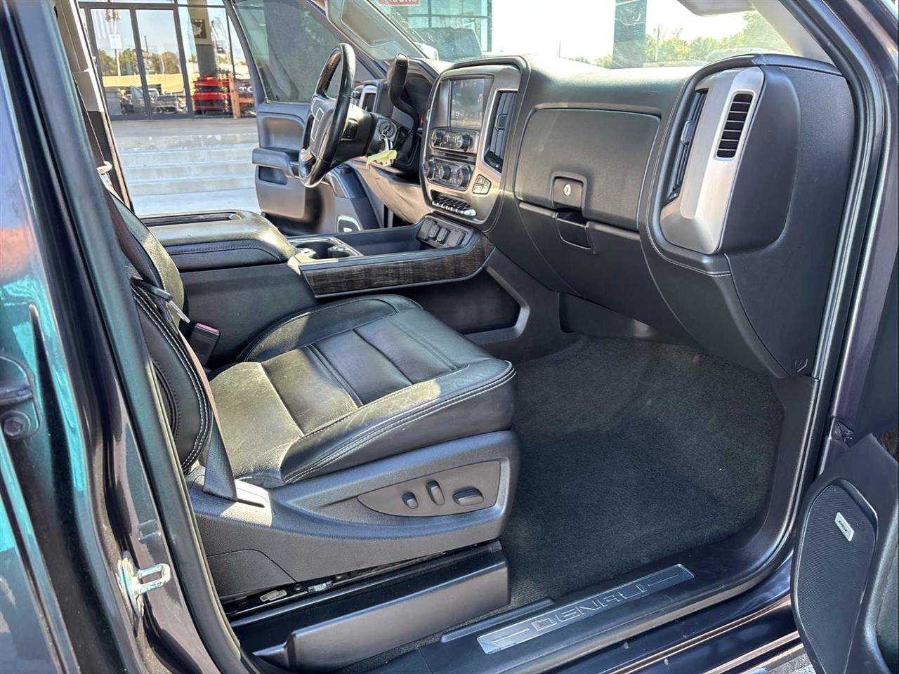 Used 2016 GMC Sierra 3500 Denali w/ Driver Alert Package AWD/4WD image 21
