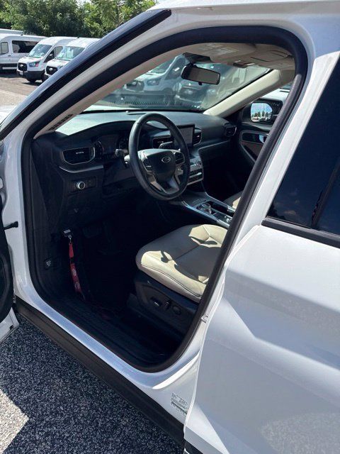 Used 2022 Ford Explorer XLT w/ Equipment Group 202A AWD/4WD image 8
