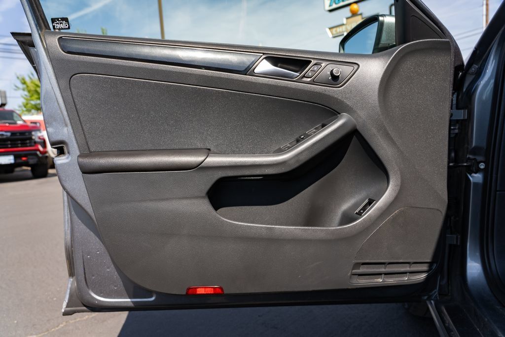 Used 2015 Volkswagen Jetta TDI SEL FWD image 21