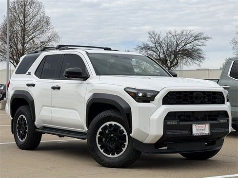 Certified 2025 Toyota 4Runner TRD Off-Road Premium image 2